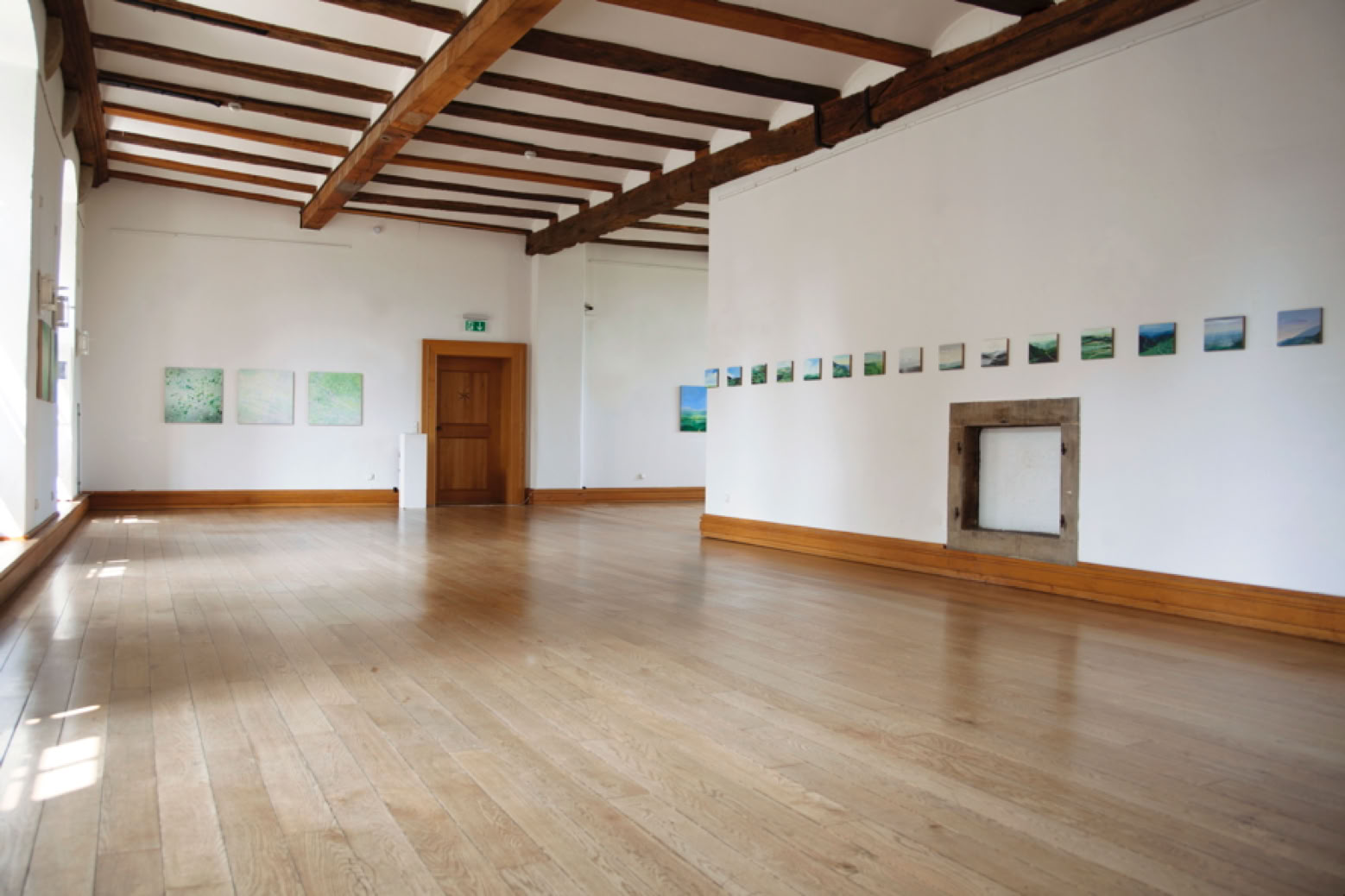 Ausstellung draußen Schloss Landestrost